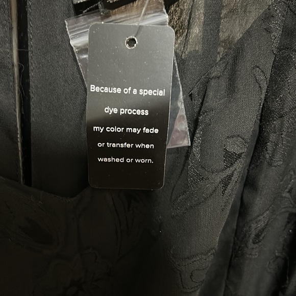 🆕🎉HP🎊NWT Gorgeous Size 3X Torrid Blouse - Picture 8 of 9